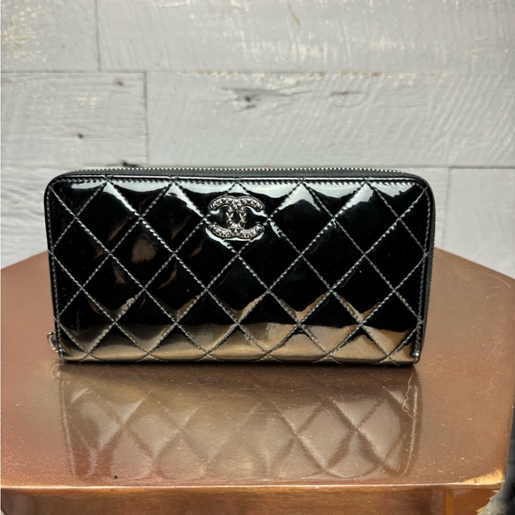 Chanel brilliant quilted patent leather long wallet - Picture 2 of 8